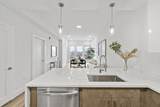 412 Whiton St - Photo 4