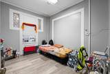 813 Montgomery St - Photo 14