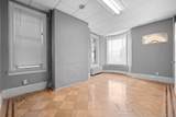 813 Montgomery St - Photo 2