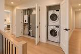 386 Webster Ave - Photo 15