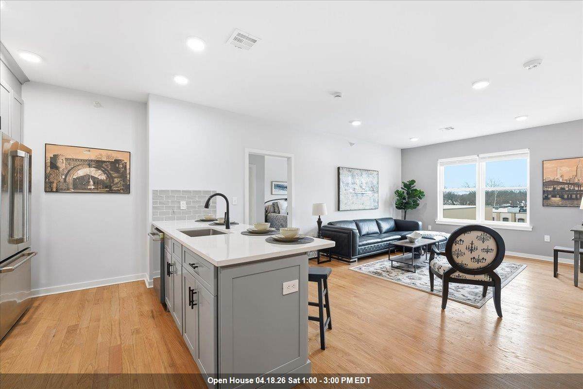 660 Bloomfield Ave - Photo 1