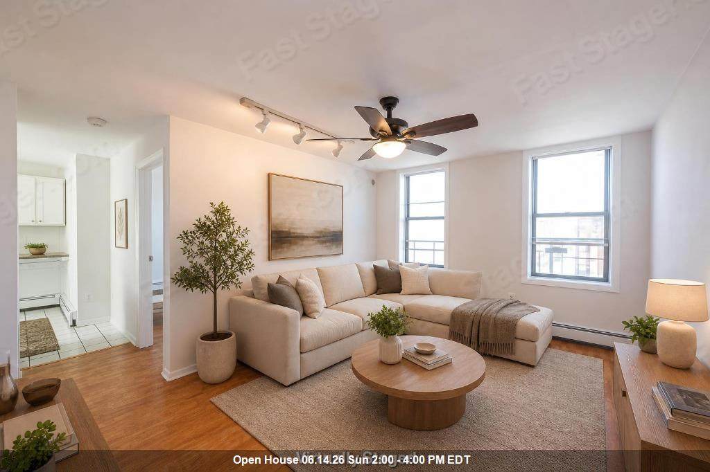 787 Summit Ave - Photo 1