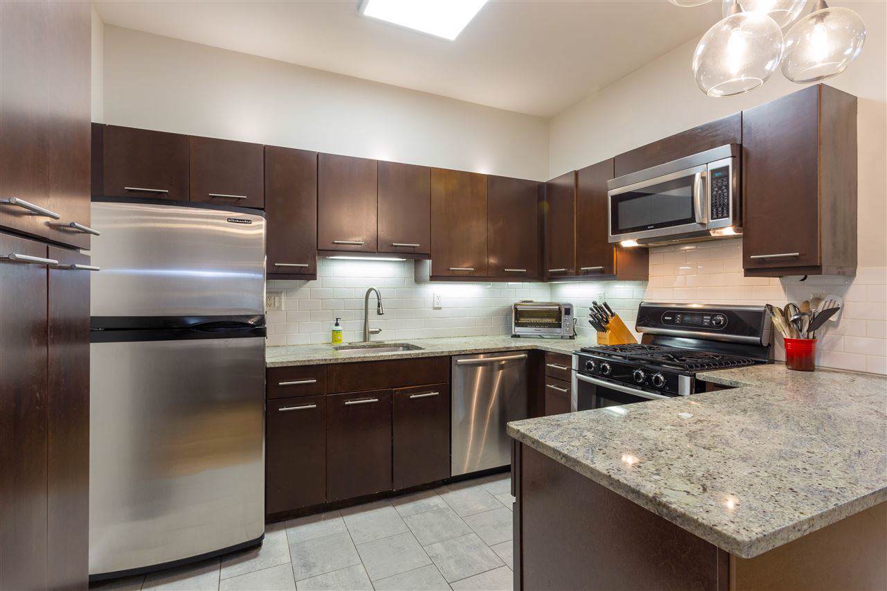 501 Adams St - Photo 1