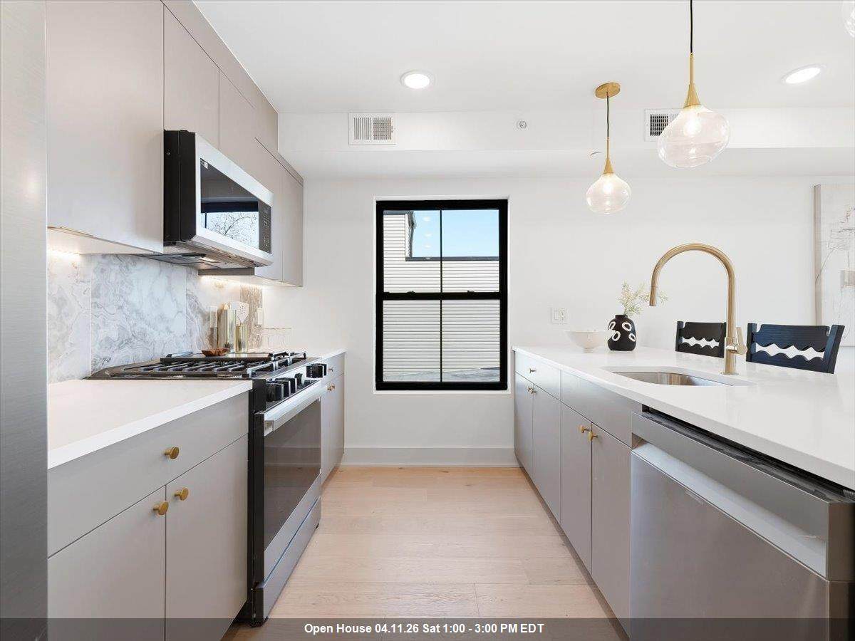 62 Gardner Ave - Photo 1