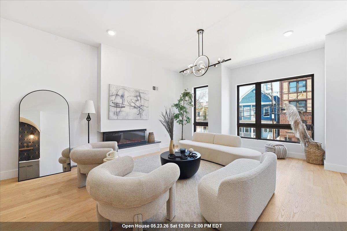 81 Lexington Ave - Photo 1