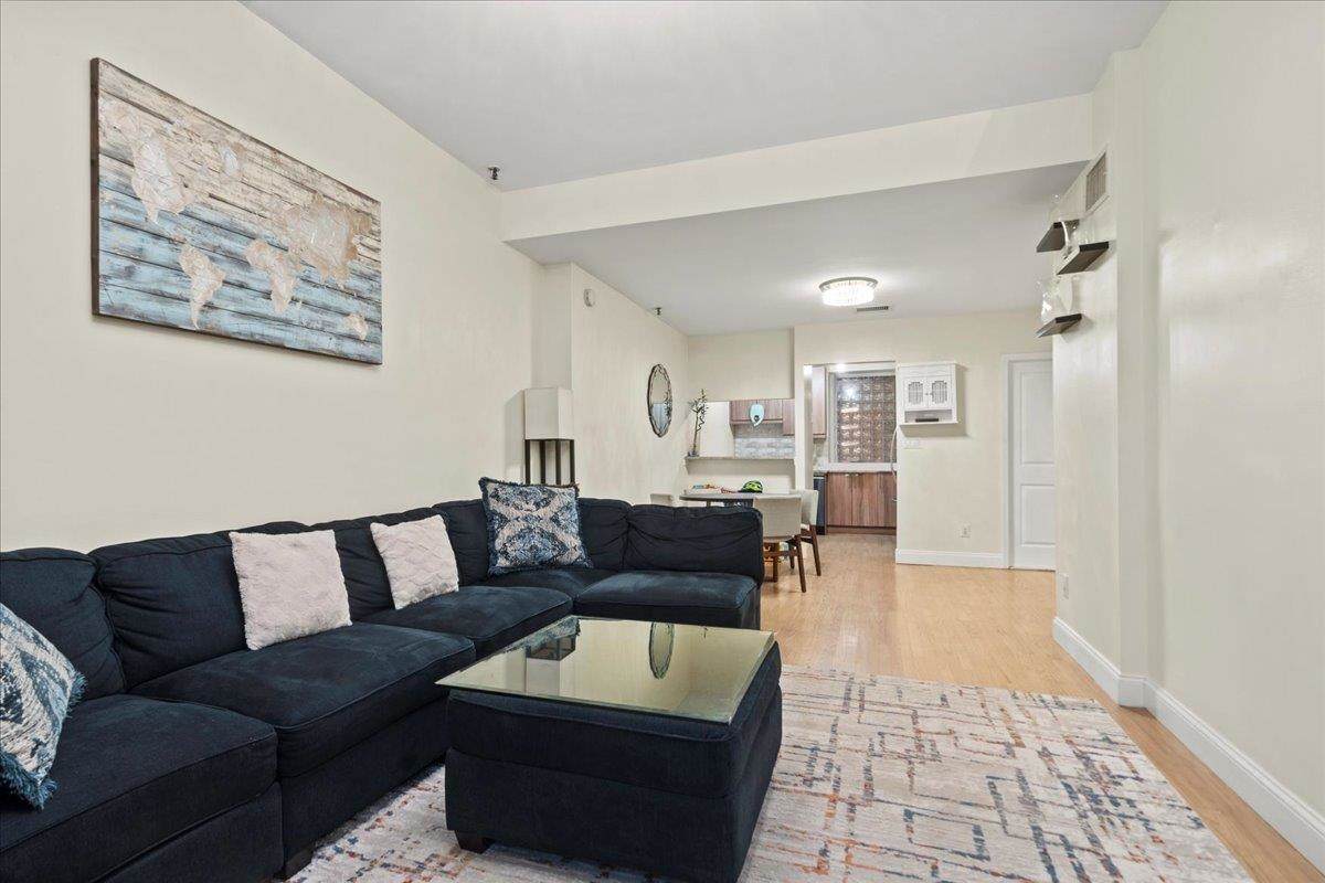 186 Wayne St - Photo 1