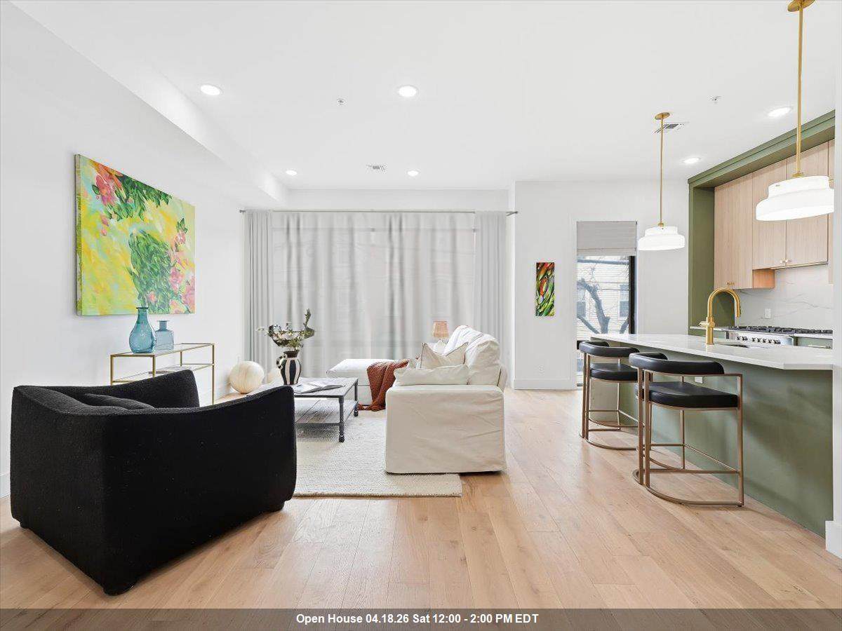 100 Webster Ave - Photo 1