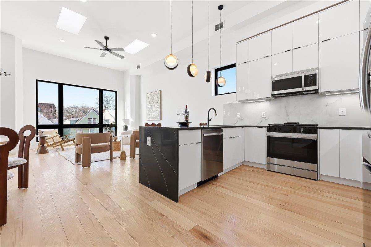 16 Dwight St - Photo 1