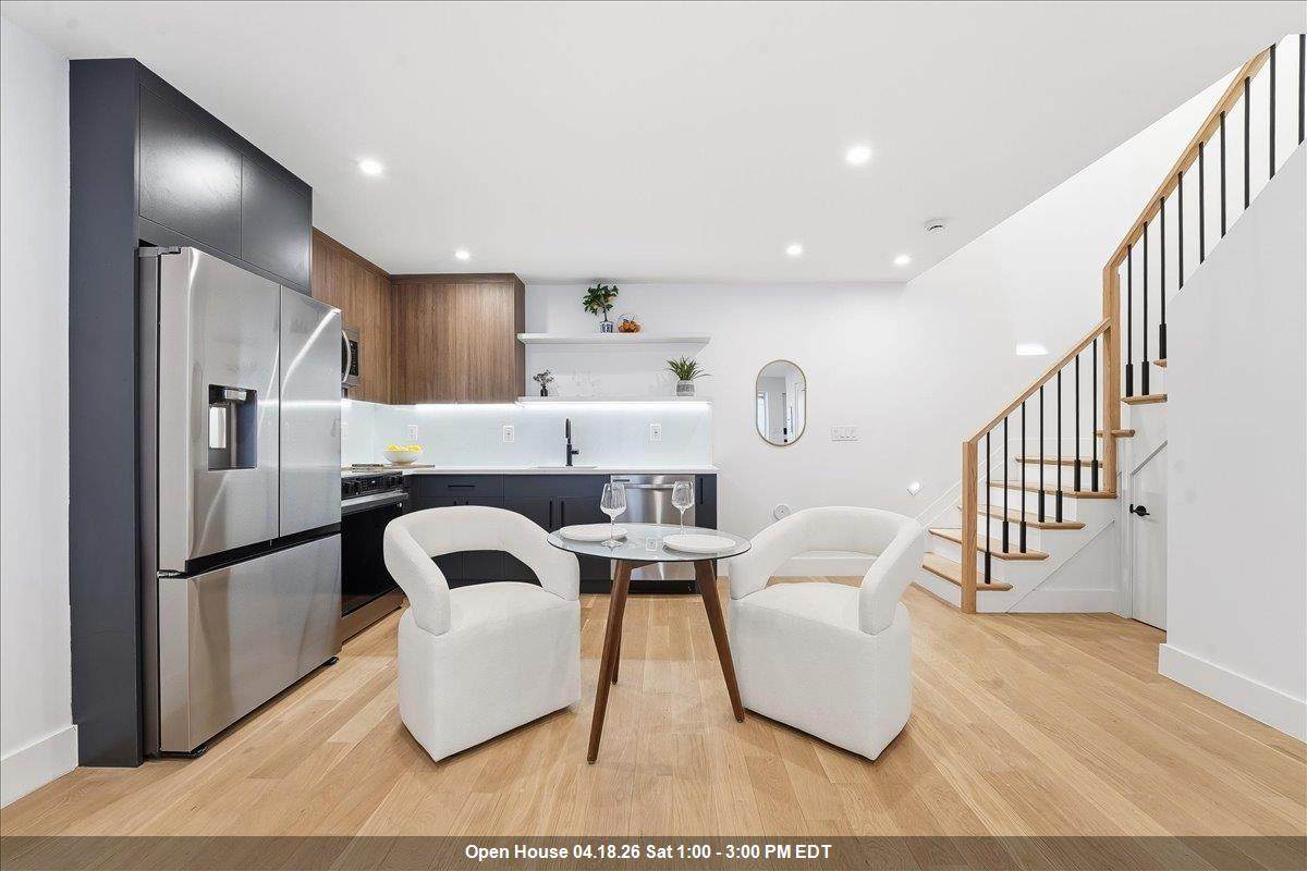 105 Laidlaw Ave - Photo 1