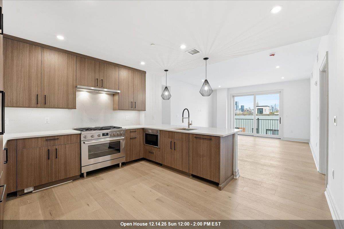 921 Madison St - Photo 1