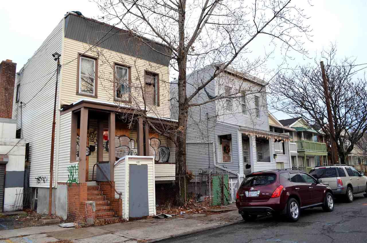 401-403 Whiton St - Photo 1