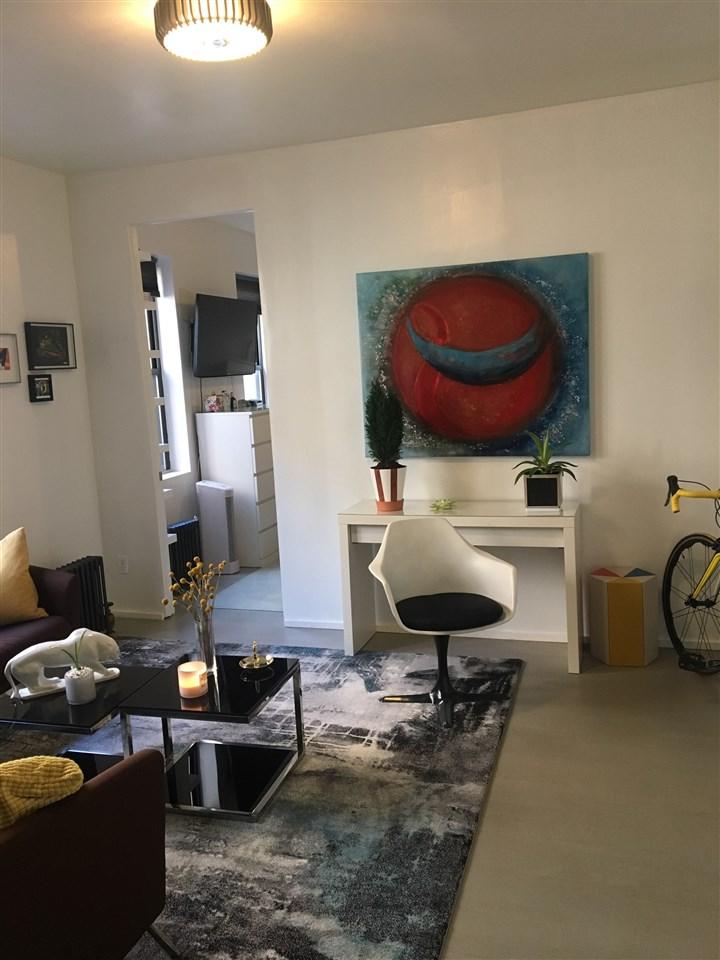 194 Kensington Ave - Photo 1
