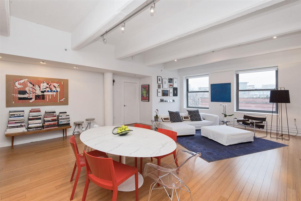 1425 Garden St - Photo 1