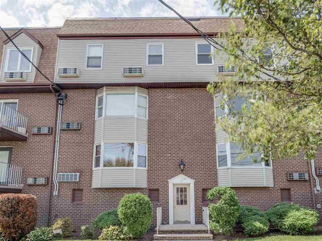 15 Zabriskie Ave - Photo 1