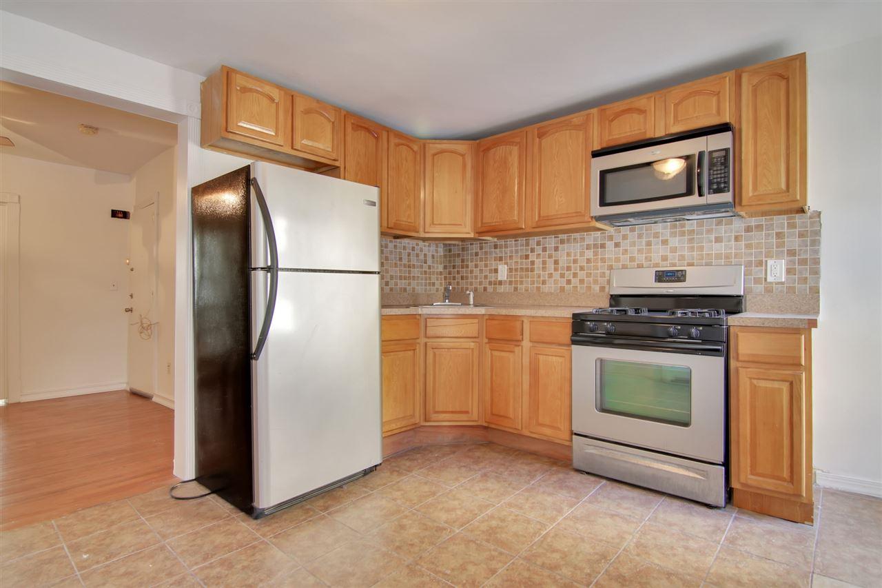 305 Bloomfield St - Photo 1