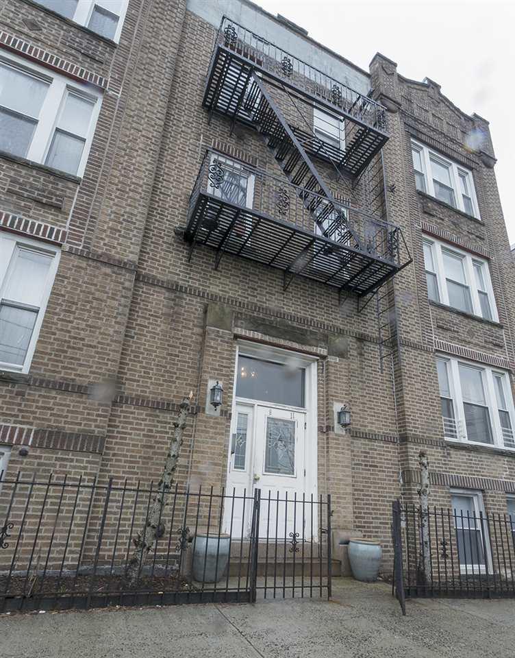 9 Spruce St - Photo 1
