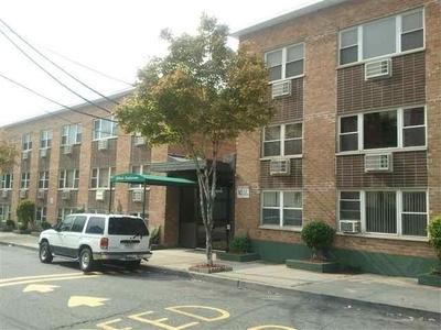 133 33RD ST - Photo 1