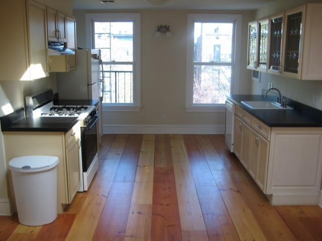 629 Garden St - Photo 1