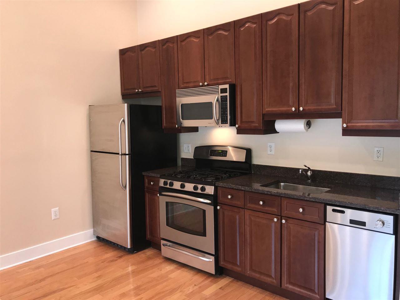 61 Grand St - Photo 1