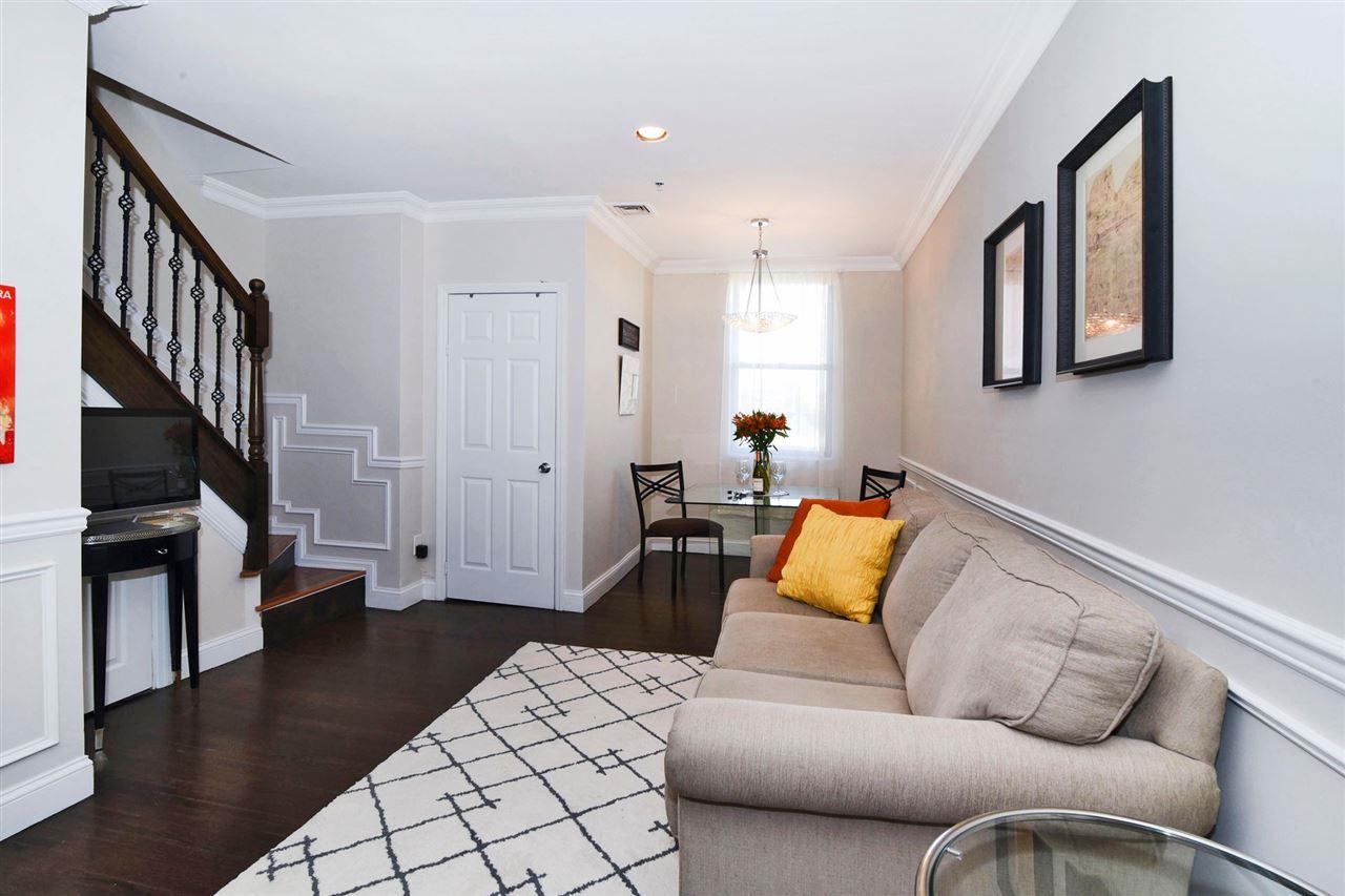 814 Willow Ave - Photo 1