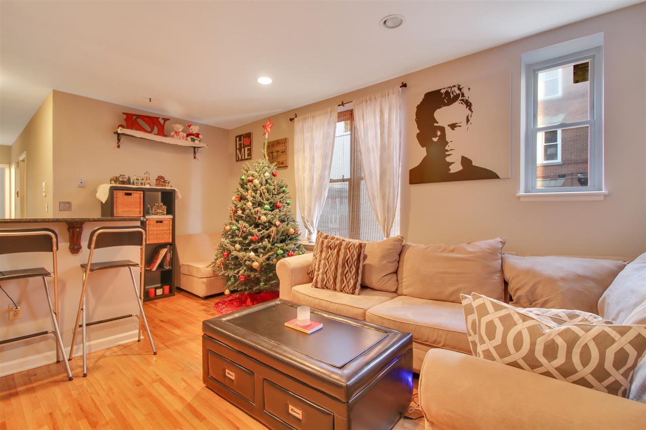 533 Monroe St - Photo 1