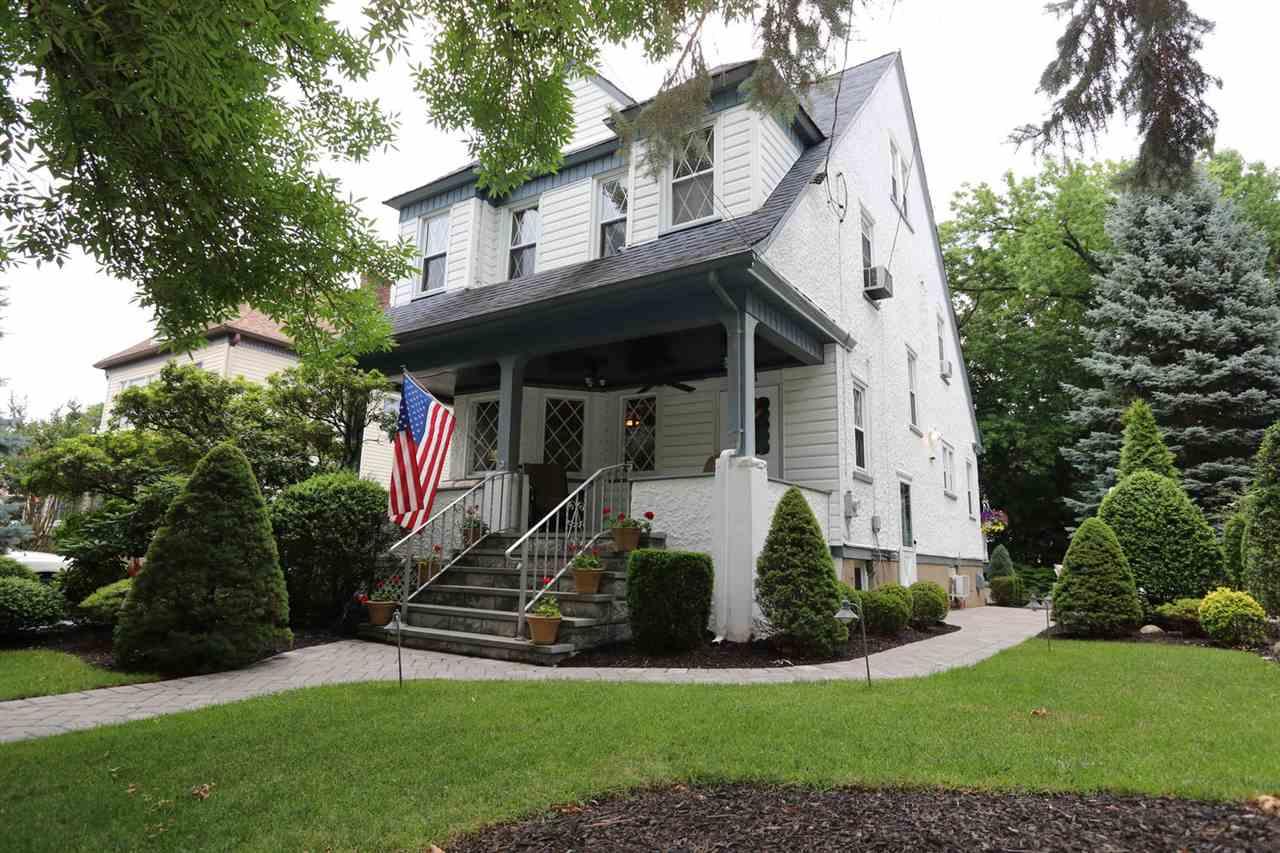 124 Oak Grove Ave - Photo 1