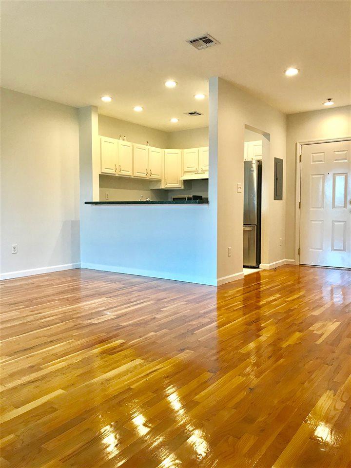 536 Grand St - Photo 1