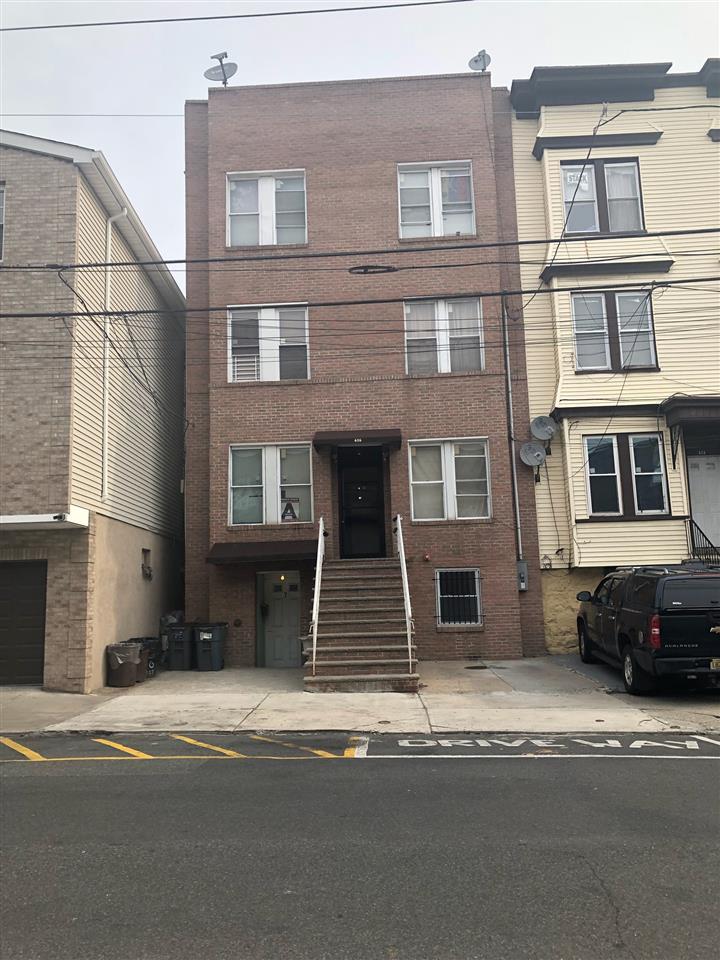616 10TH ST - Photo 1