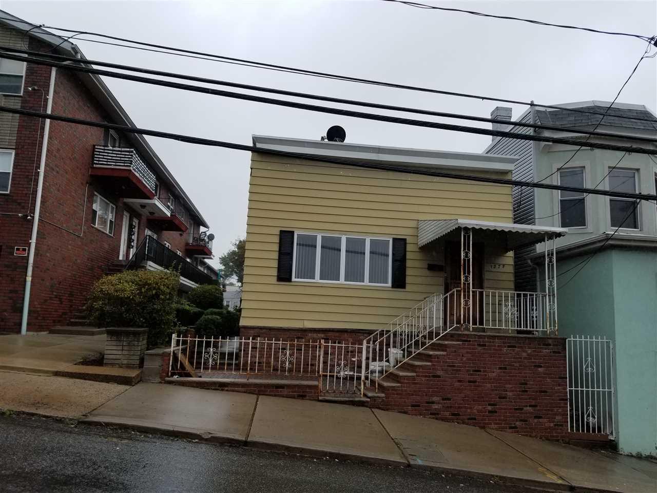1229 76TH ST - Photo 1