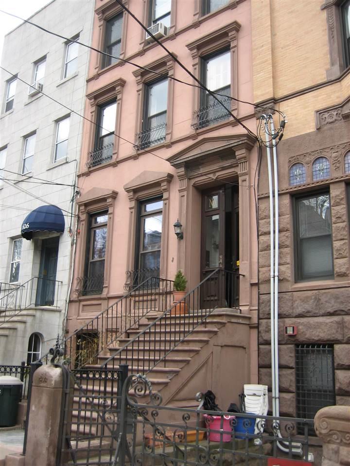 828 Hudson St - Photo 1