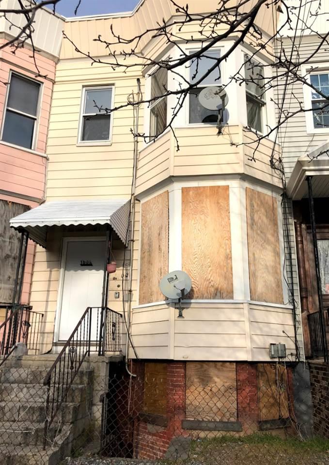 180.5 Claremont Ave - Photo 1