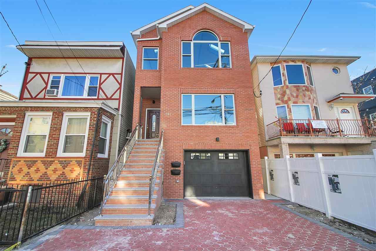 101 Laidlaw Ave - Photo 1