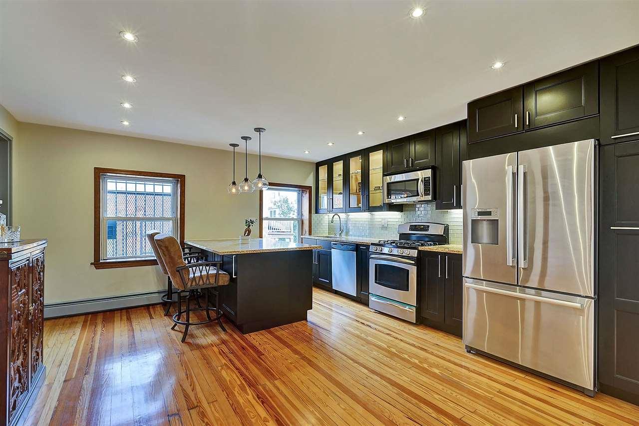 212 Warren St - Photo 1