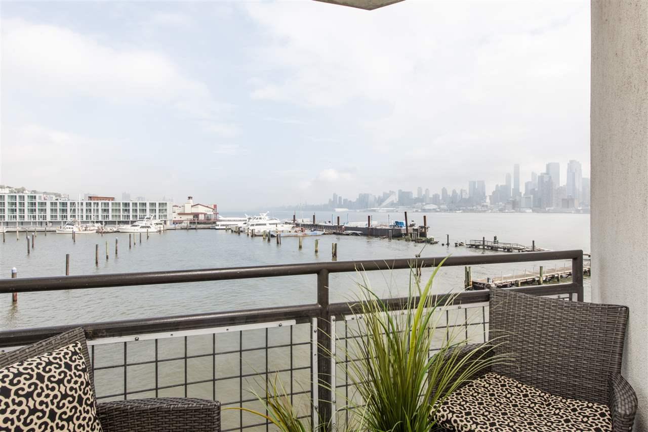600 Harbor Blvd - Photo 1