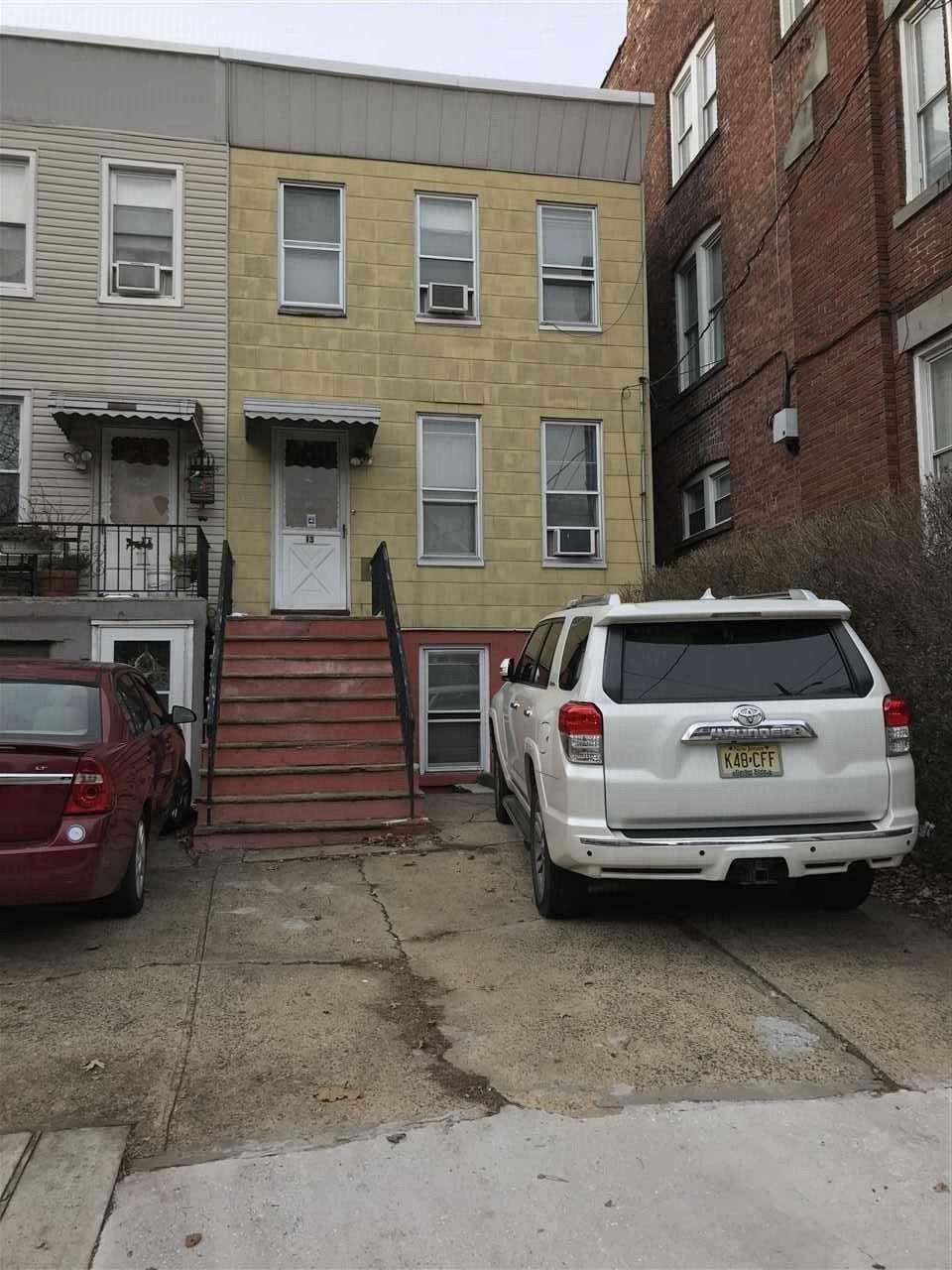 13 Britton St - Photo 1