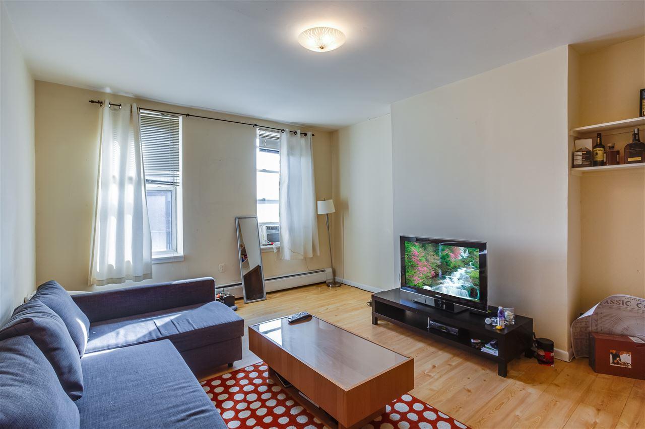 621 Willow Ave - Photo 1