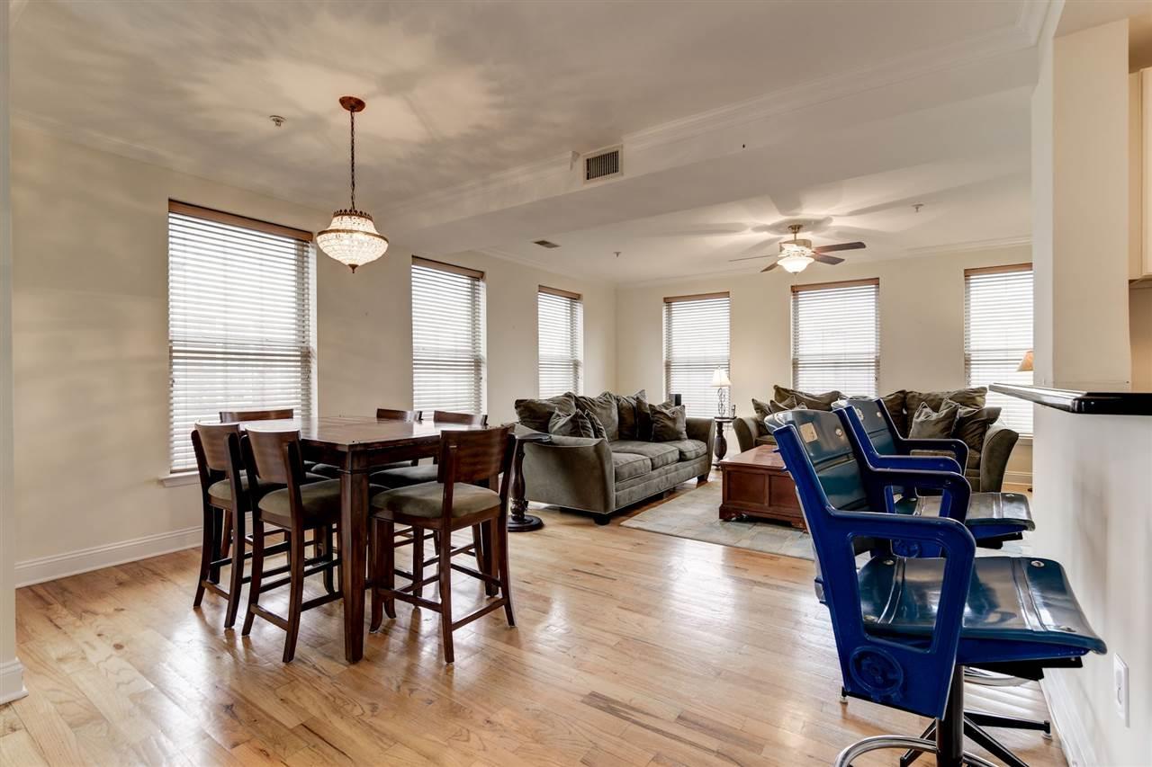400 9TH ST - Photo 1