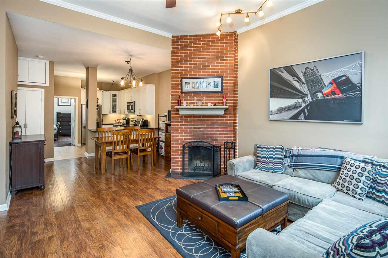 222 Grand St - Photo 1