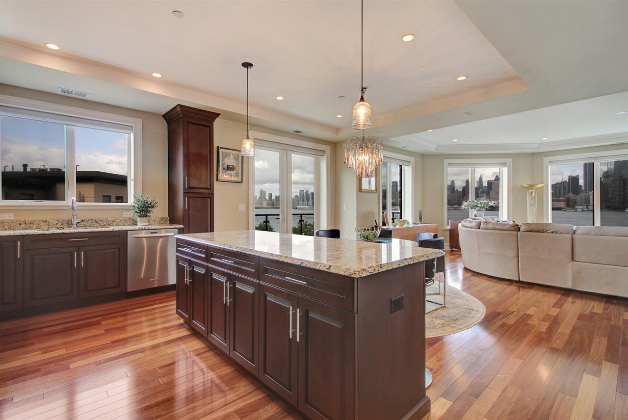 250 Henley Pl - Photo 1