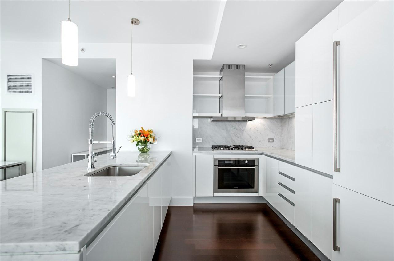77 Hudson St - Photo 1