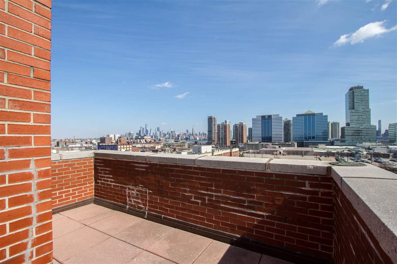205 10TH ST - Photo 1