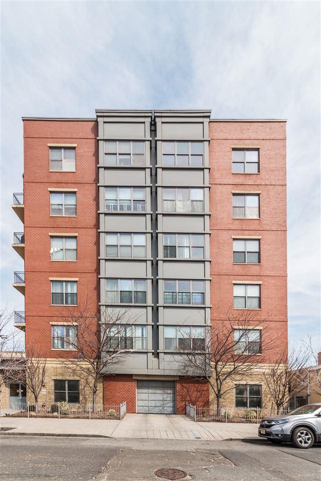 172 Culver Ave - Photo 1