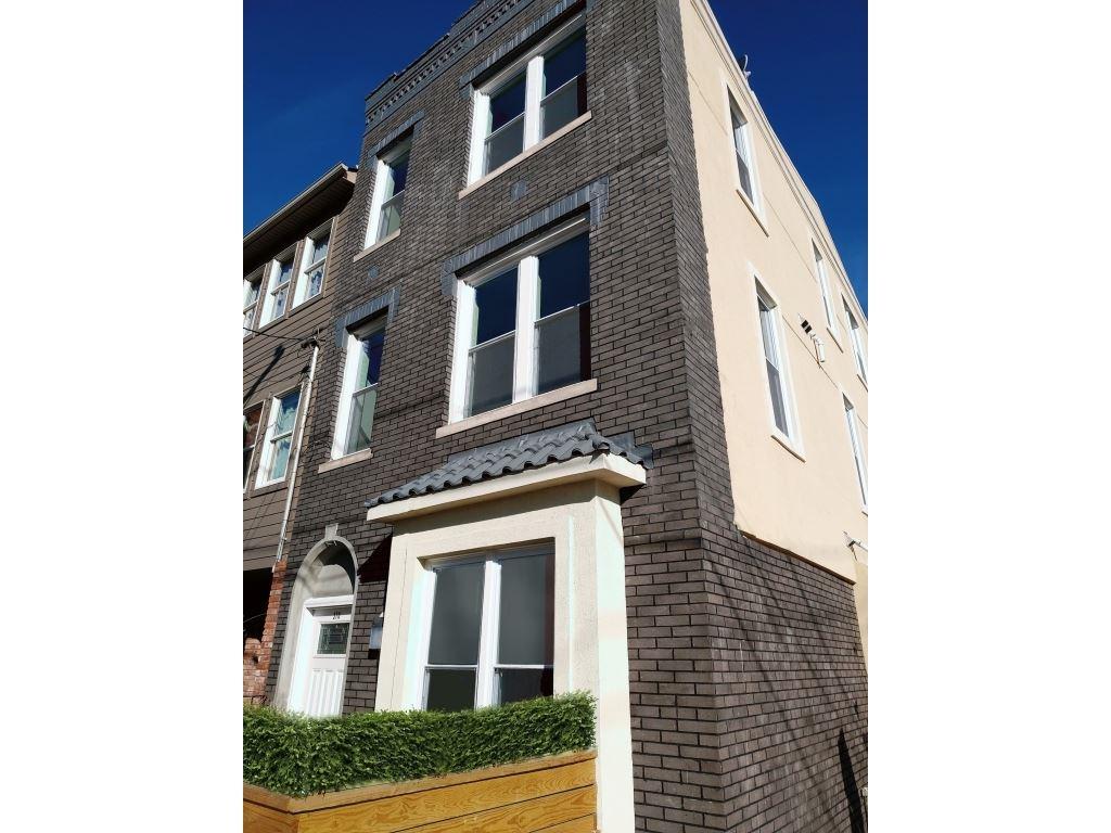 370 5TH ST - Photo 1