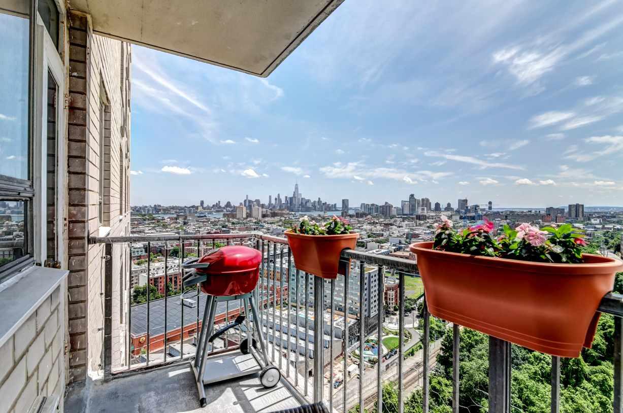 100 Manhattan Ave - Photo 1