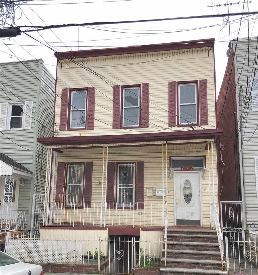 717 24TH ST - Photo 1