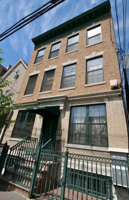 204 38TH ST - Photo 1