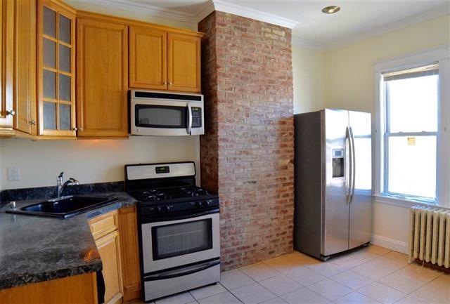 125 Randolph Ave - Photo 1