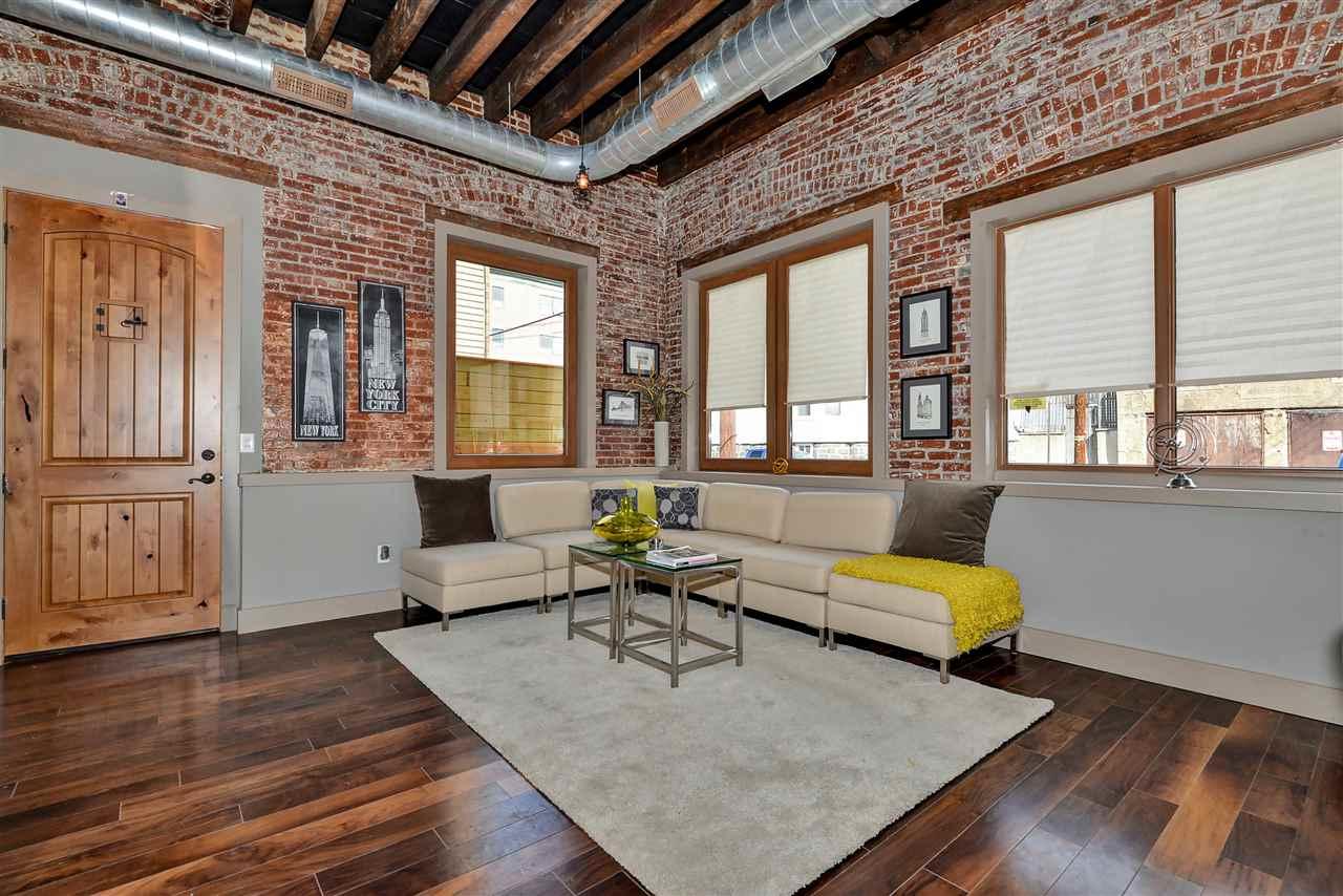 621 14TH ST - Photo 1