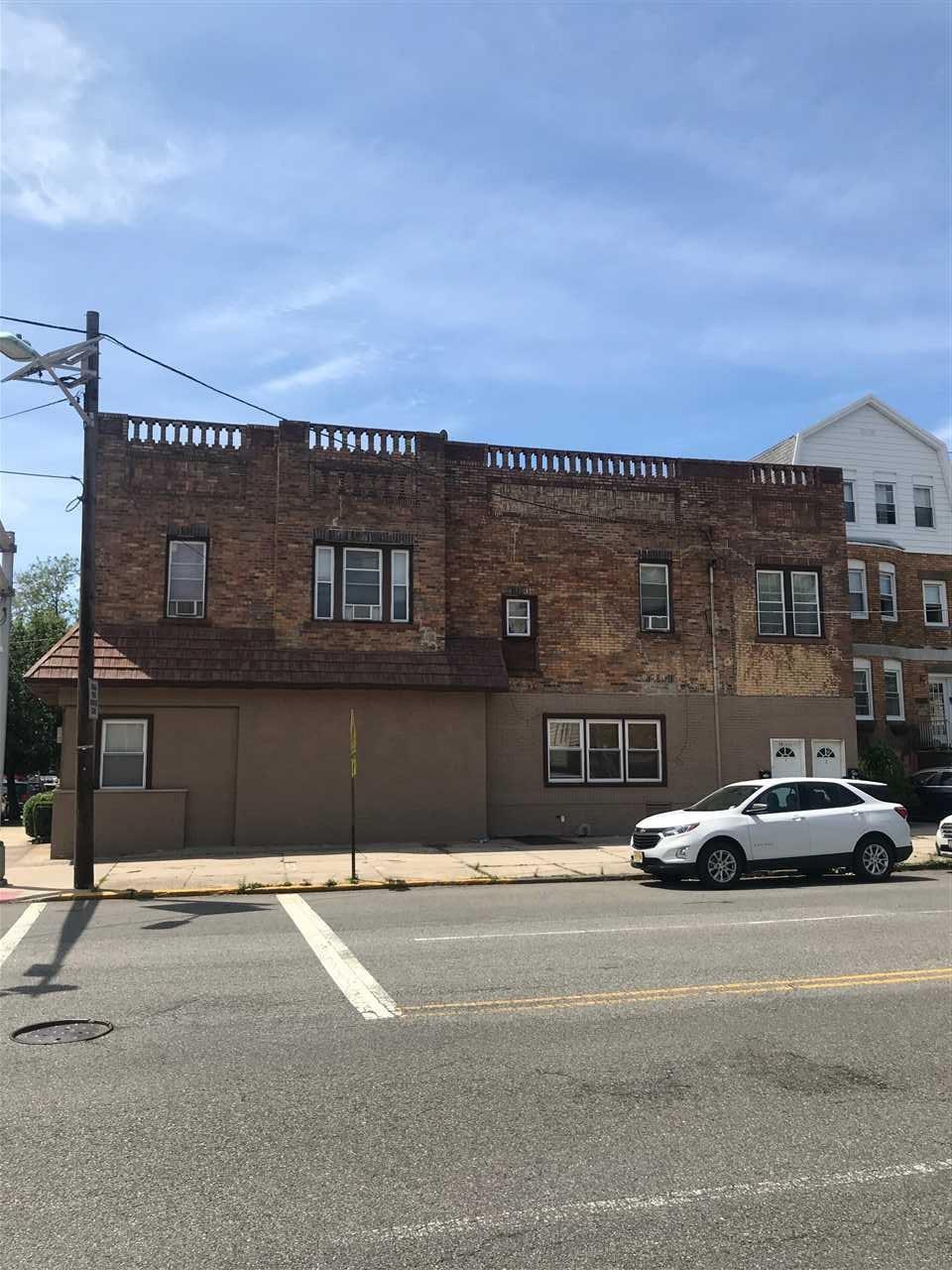 119 Avenue C - Photo 1