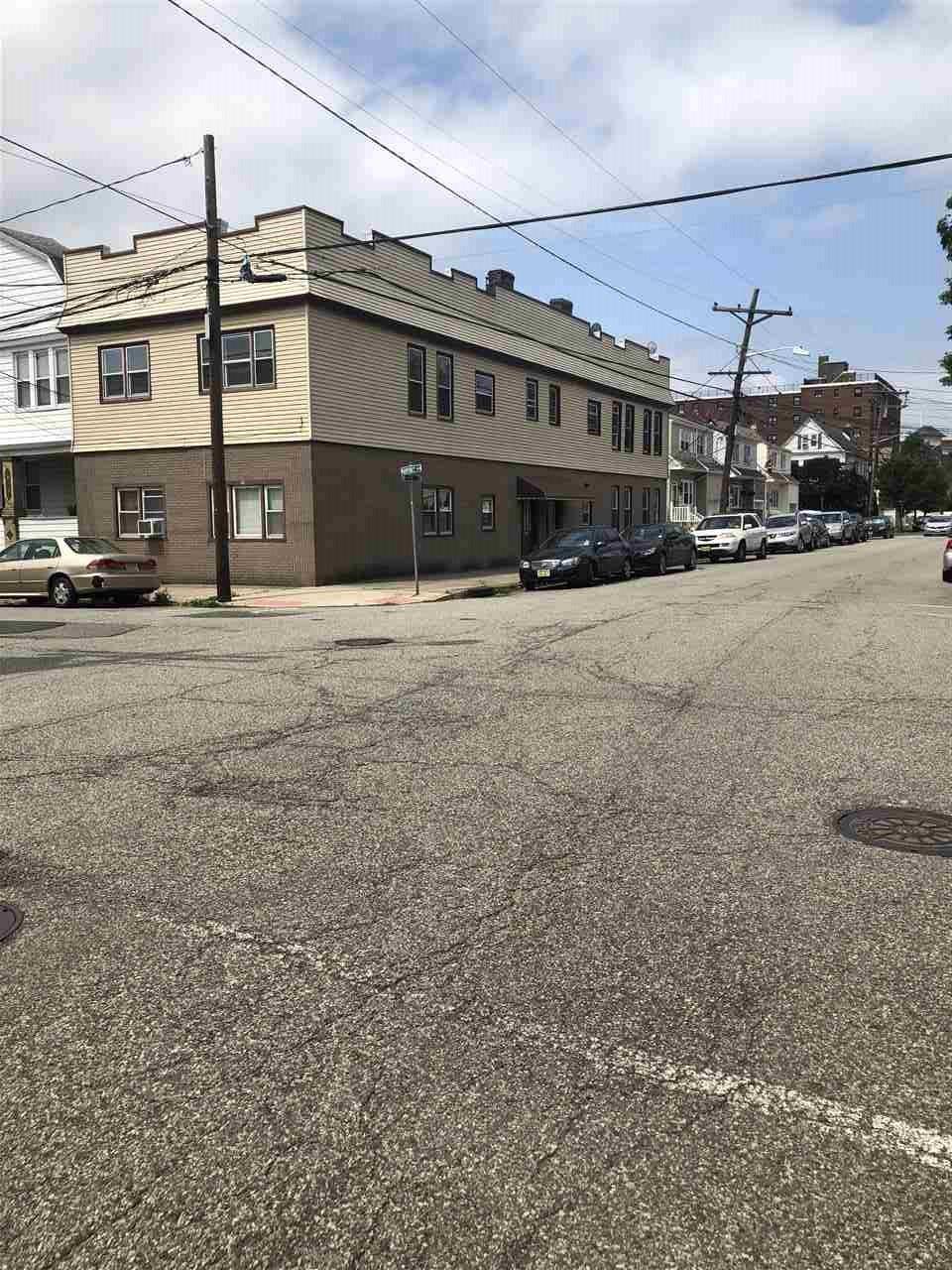 53 Humphrey Ave - Photo 1